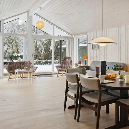 In With Kitchen Semesterbostad
